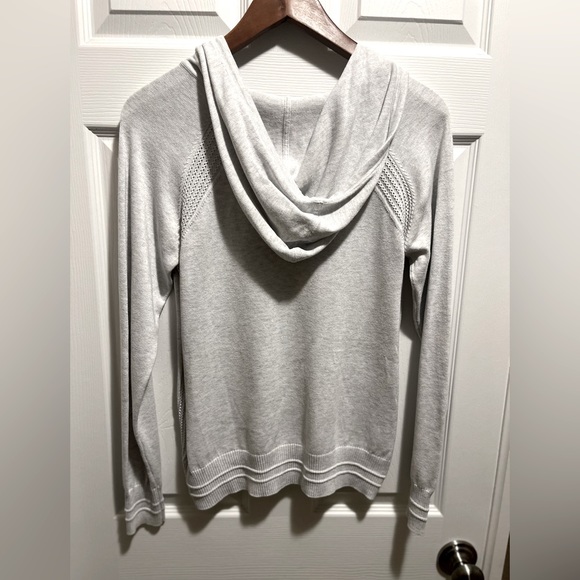 Athleta Evergreen Hoodie Neutral White Grey Sweater Pullover Sz XS - Picture 4 of 13